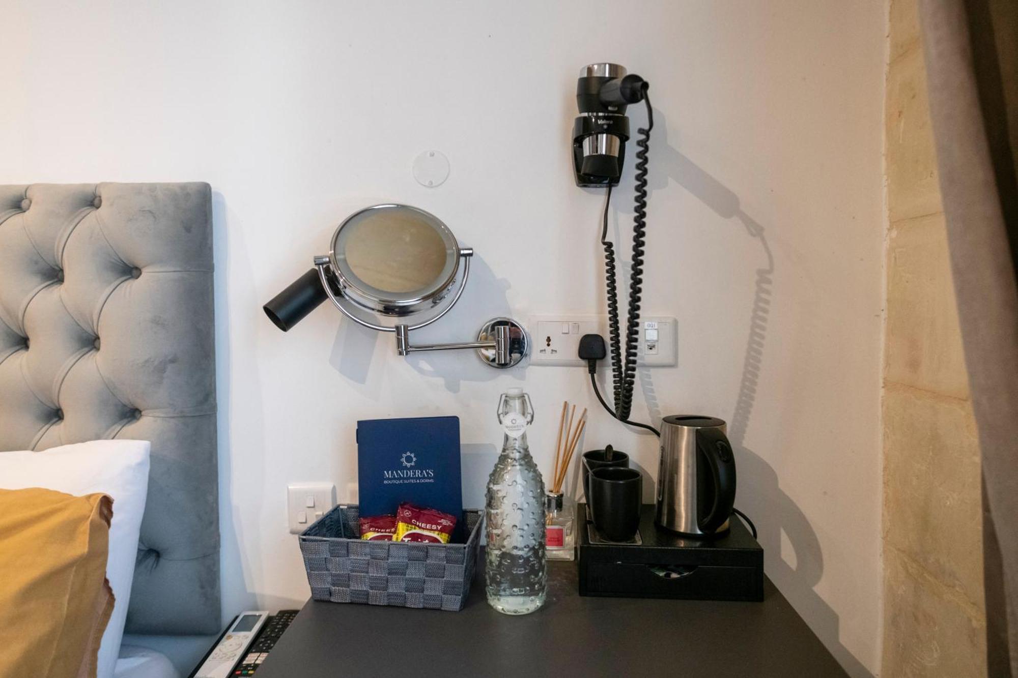 Mandera'S Boutique Suites & Dorms فاليتا المظهر الخارجي الصورة
