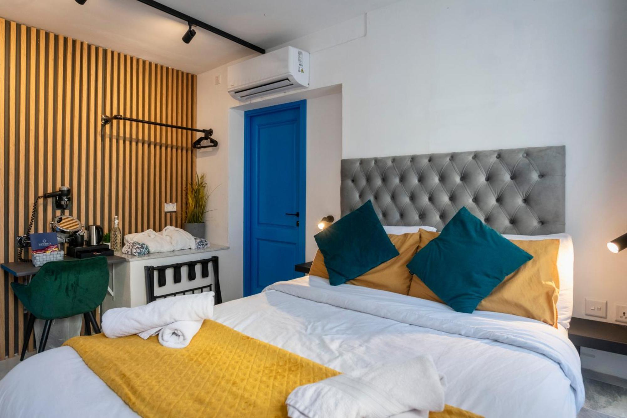 Mandera'S Boutique Suites & Dorms فاليتا المظهر الخارجي الصورة