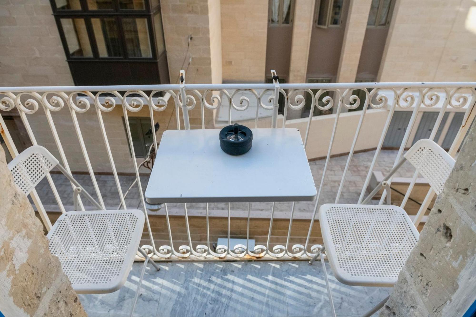 Mandera'S Boutique Suites & Dorms فاليتا المظهر الخارجي الصورة